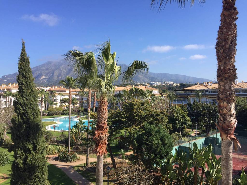 Alquiler Piso Marbella. Piso de tres habitaciones en Camino del Ángel