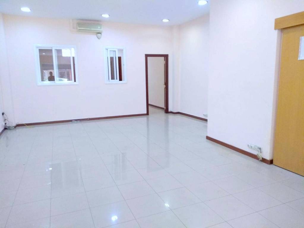 Local comercial Holanda, L'Hospitalet de Llobregat, Ref. 76557521