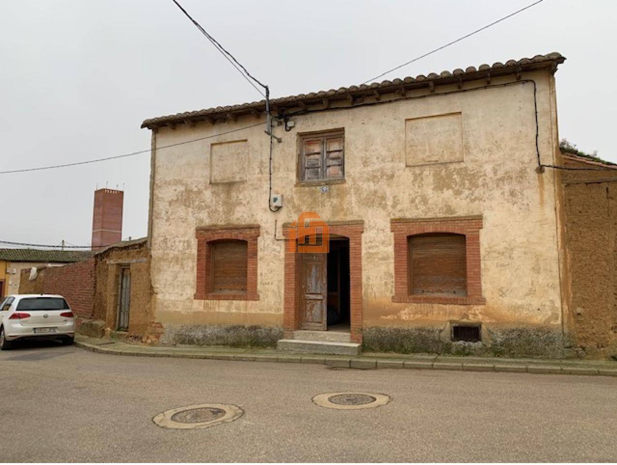 Casas y pisos en venta en el área de Área de Sahagún - León - Indomio