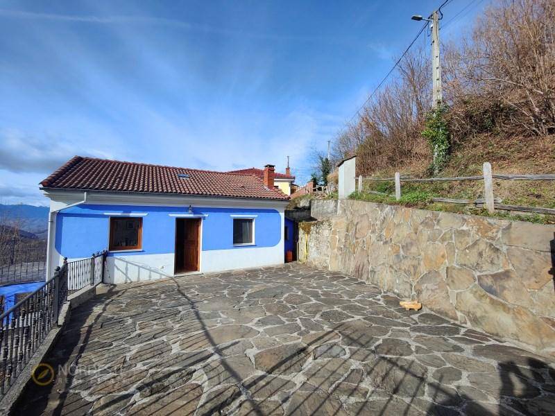 Venta Casa rústica en Hueria de Urbiés Mieres (Asturias). Buen estado 105 m²