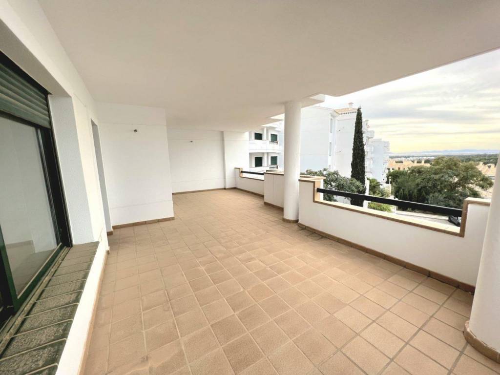 Venta Piso Orihuela. Piso de dos habitaciones en de Ibiza 12. Primera planta con terraza