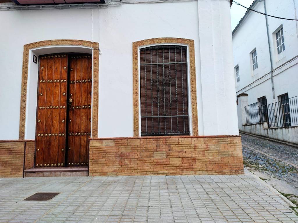 Venta Chalet Navarredonda de Gredos. Muy buen estado plaza de aparcamiento con balcón calefacción central 200 m²