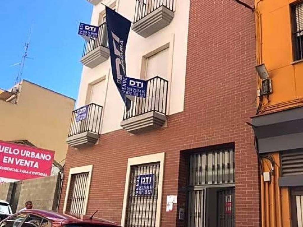 Venta Piso Huelva. Piso de una habitación en Calle Ramón y Cajal. Segunda planta
