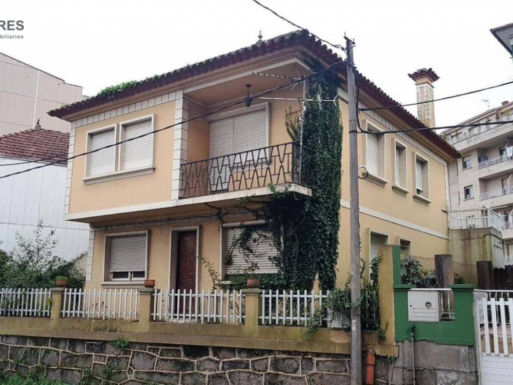Venta Casa unifamiliar en Avenida de Lugo Cangas. 240 m²
