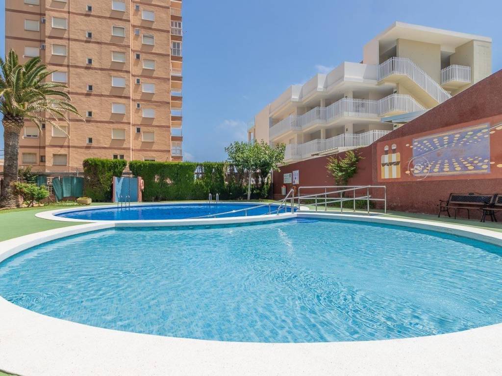 Venta Piso Oropesa del Mar - Orpesa. Piso de tres habitaciones en Teruel 42. Segunda planta con terraza