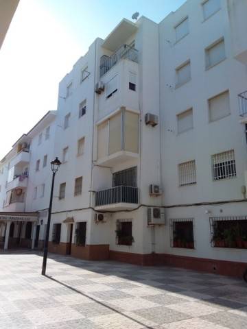 Ventanas del piso a calle peatonal