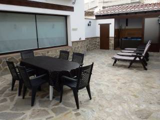 patio con solarium  y jacuzzi