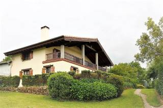 Terraced house for sale