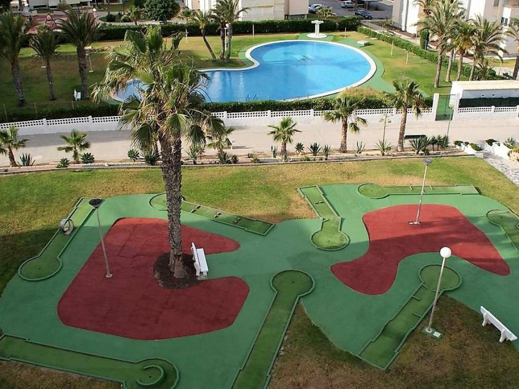 MINI  GOLF