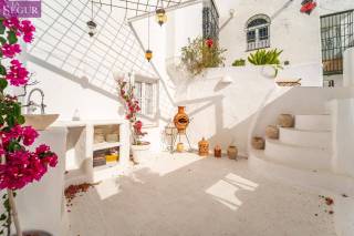 Terraced house for sale