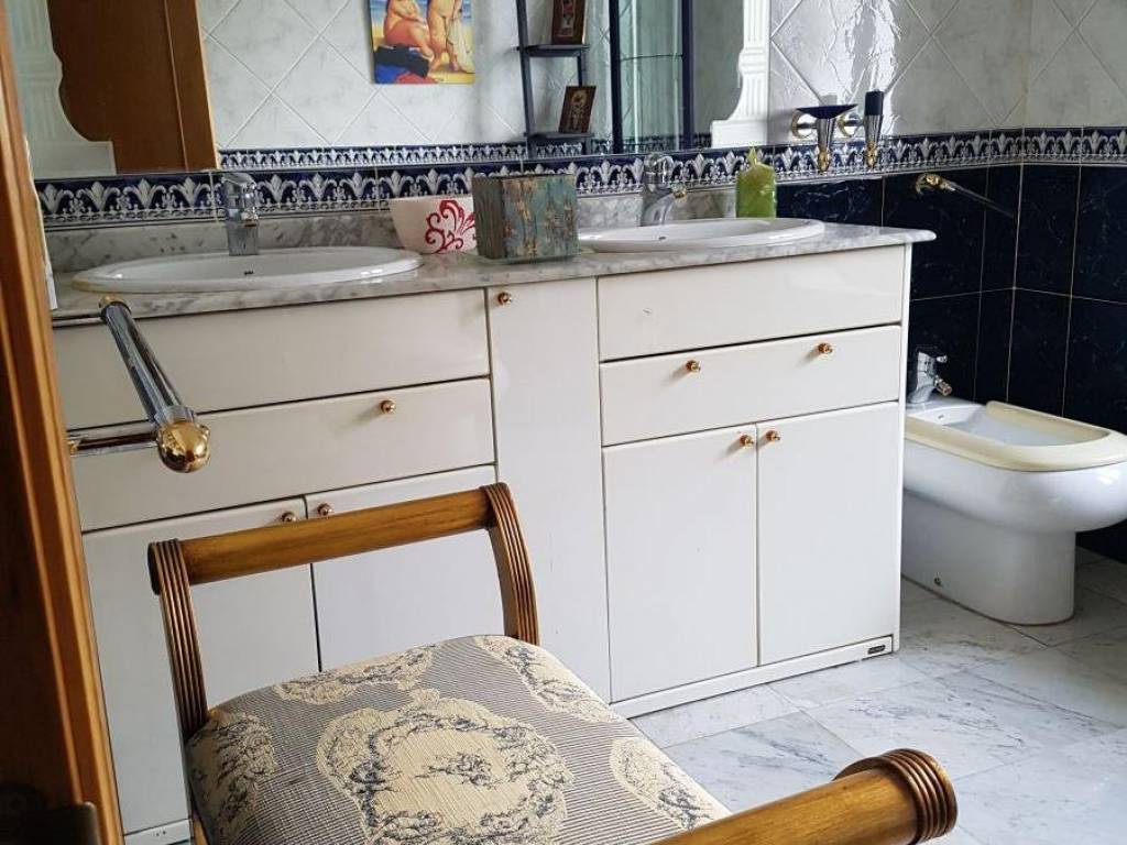 BAÑO DE HABITACIÓN-SUITE