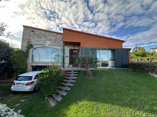 Terraced house for sale