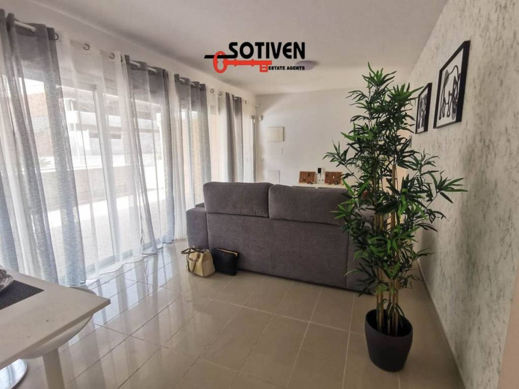 SE VENDE SIN AMUEBLAR - SOLD UNFURNISHED