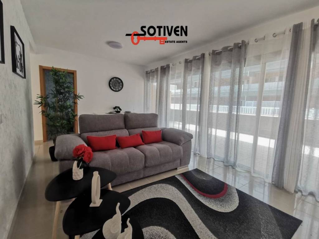 SE VENDE SIN AMUEBLAR - SOLD UNFURNISHED