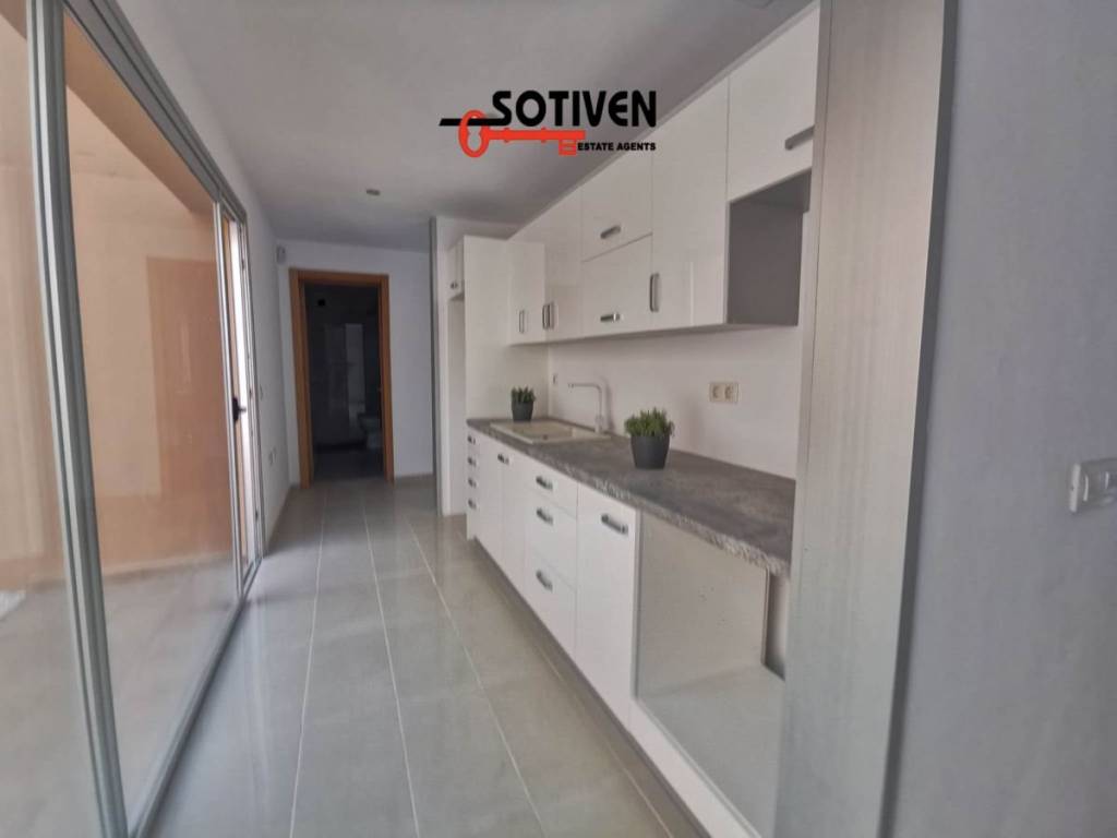 SE VENDE SIN AMUEBLAR - SOLD UNFURNISHED