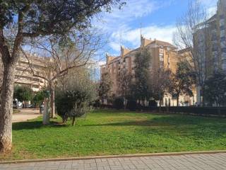 Junto al Parque Chabás