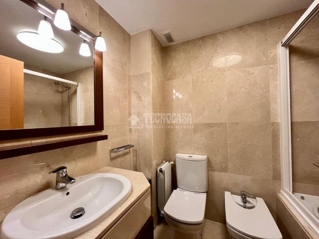 BAÑO SUITE CON BAÑERA HIDROMASAJE