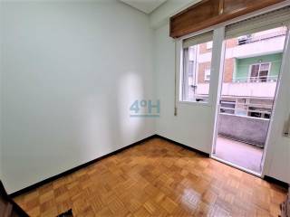 Dormitorio principal con balcón