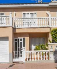 Terraced house for sale