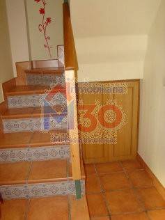 ACCSO ESCALERAS 2º PLANTA