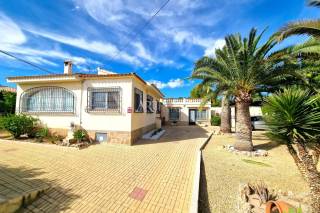 Terraced house for sale