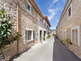 Terraced house for sale