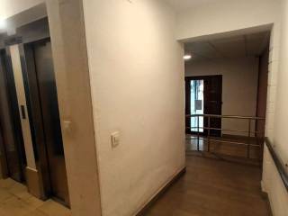 Edificio con 2 ascensores