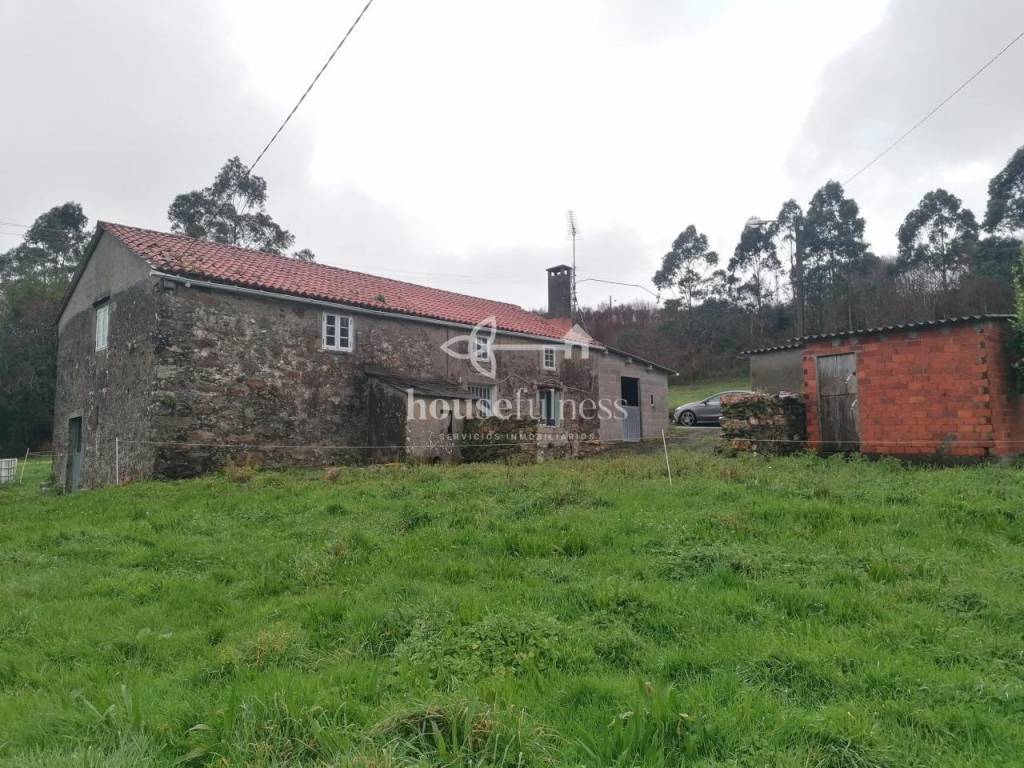 FRENTE A LA FINCA