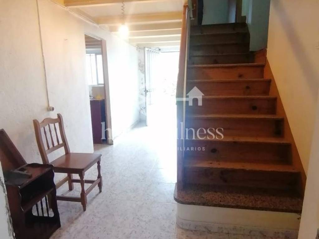 ACCESO A LA 2º PLANTA