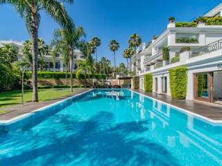 swimmingPool