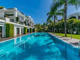 swimmingPool