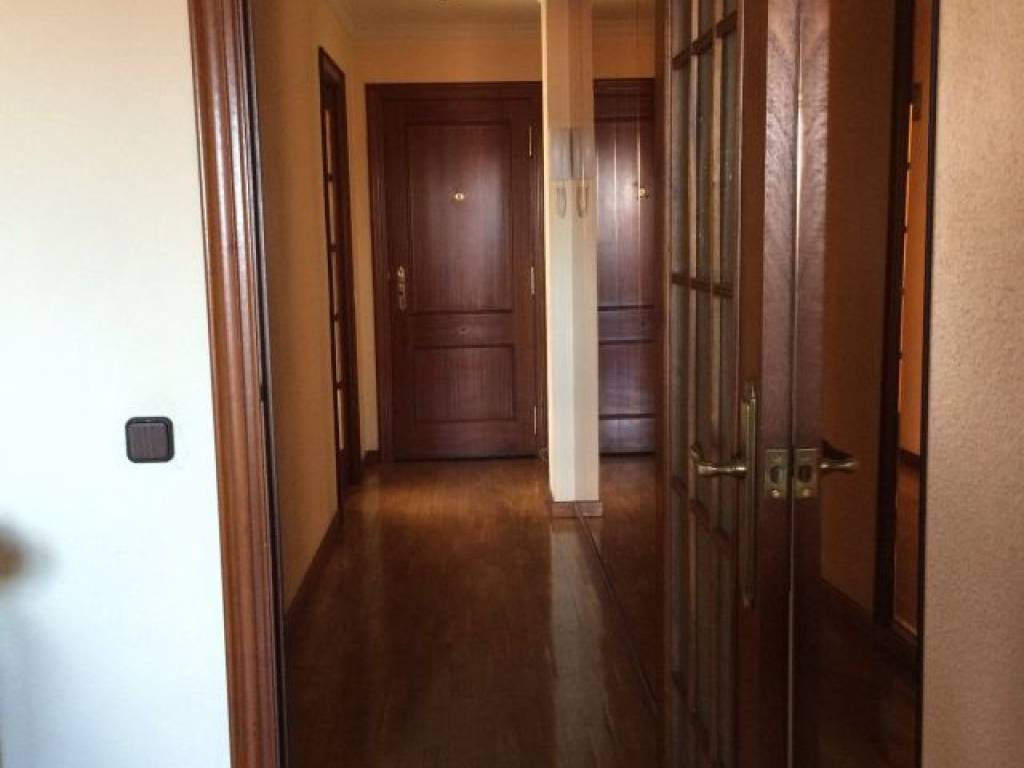 Venta Piso Salamanca. Piso de tres habitaciones en Calle Maestro