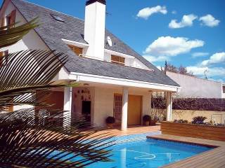 Casas y pisos con piscina en venta Vallirana - Indomio